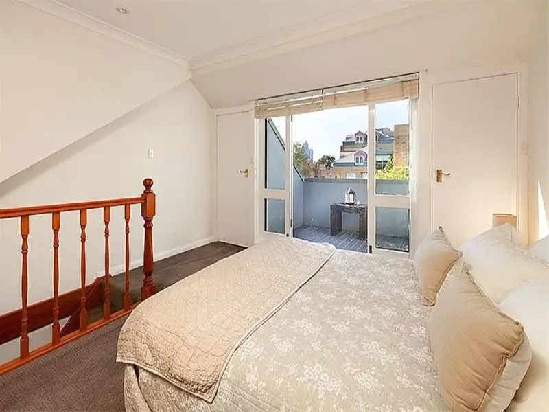 17 Bloomfield Street, Surry Hills Sold by Bradfield Badgerfox - image 1