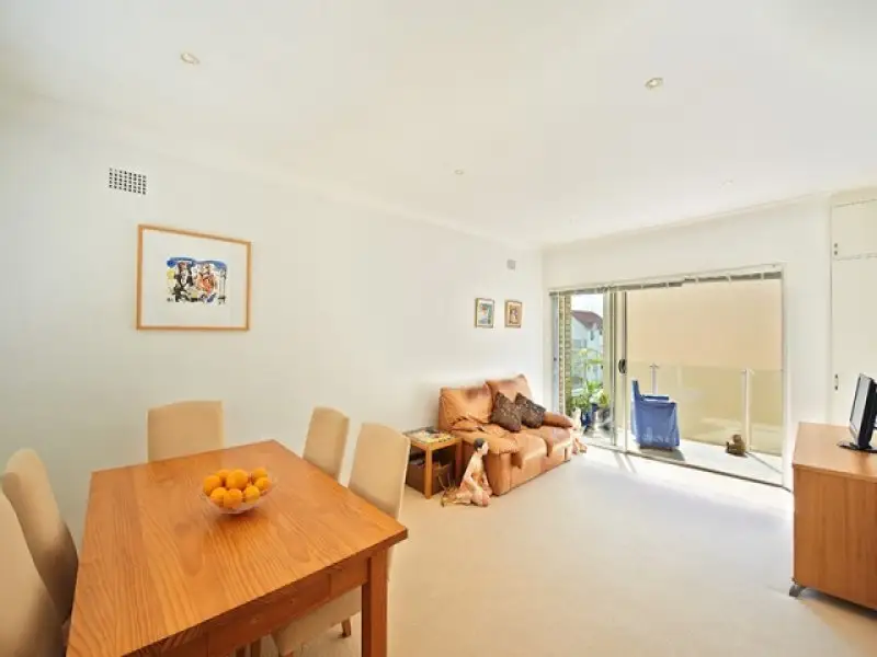 6/5 Carlisle Street, Tamarama Sold by Bradfield Badgerfox - image 1