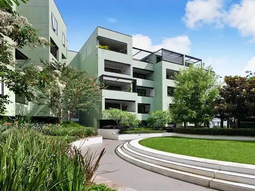 612/4 Neild Avenue, Darlinghurst Sold by Bradfield Badgerfox