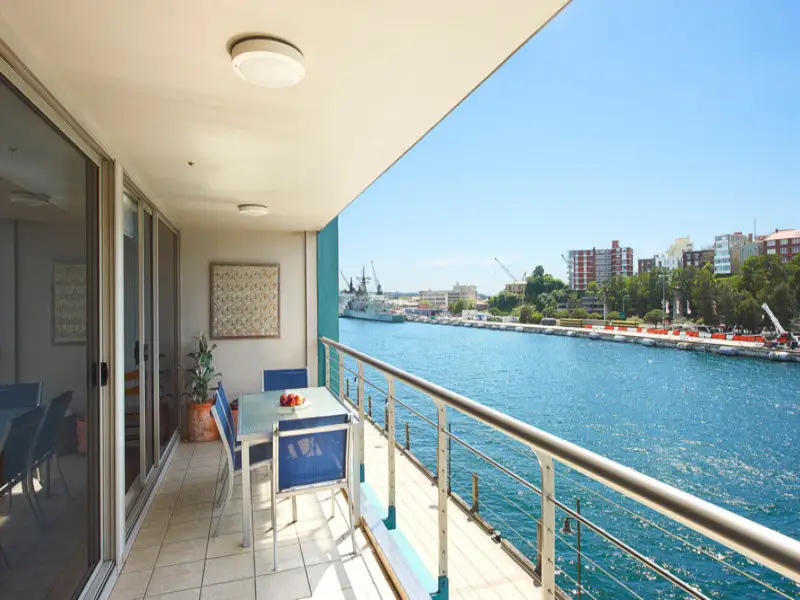 429/6 Cowper Wharf Road, Woolloomooloo Sold by Bradfield Badgerfox - image 1