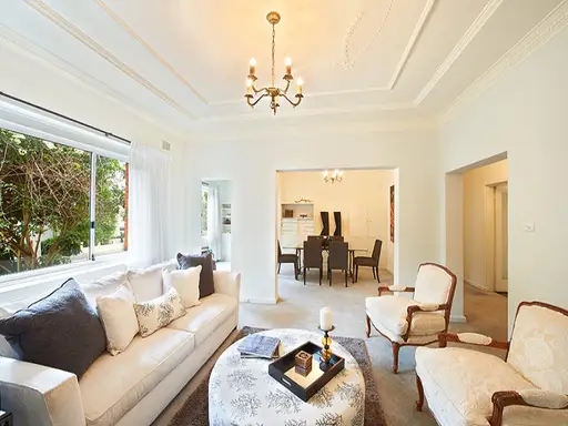 2/340 Edgecliff Road, Woollahra Sold by Bradfield Badgerfox