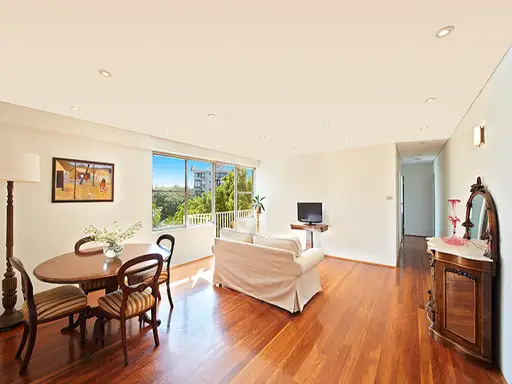 15/105A Darling Point Road, Darling Point Sold by Bradfield Badgerfox