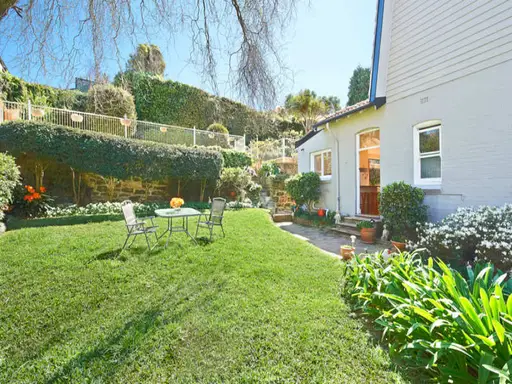 26 Dudley Road, Rose Bay Sold by Bradfield Badgerfox