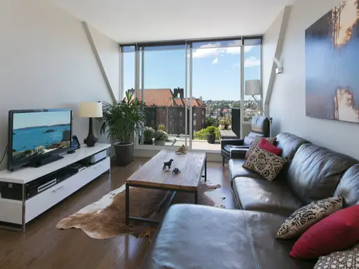 C910/2A Elizabeth Bay Road, Elizabeth Bay Sold by Bradfield Badgerfox