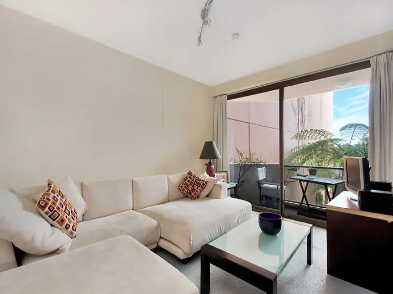 810/160 Goulburn Street, Surry Hills Sold by Bradfield Badgerfox - image 1