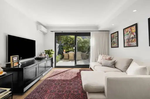 7/58 Ocean Street, Woollahra Sold by Bradfield Badgerfox