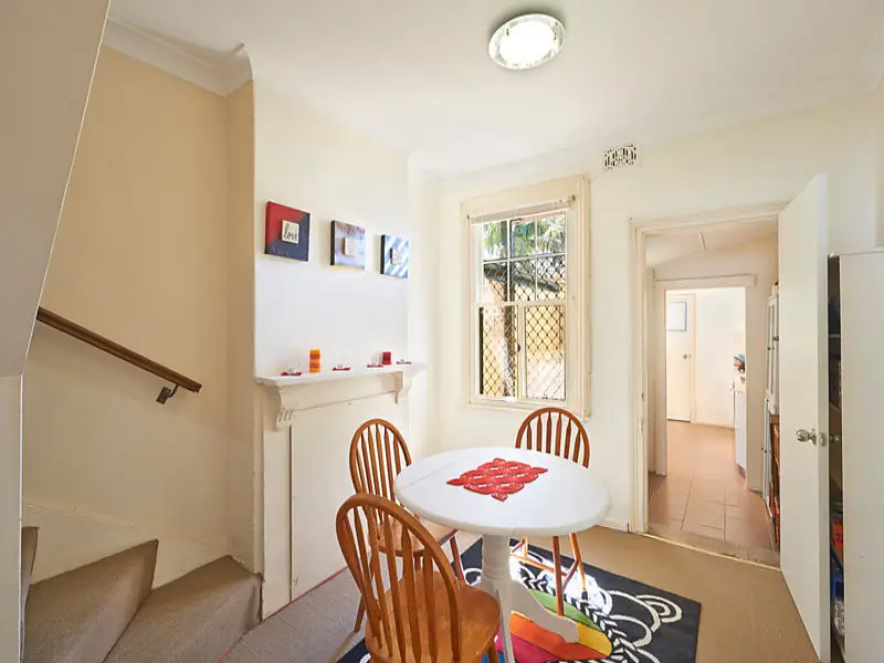 6 Victoria Place, Paddington Sold by Bradfield Badgerfox - image 1