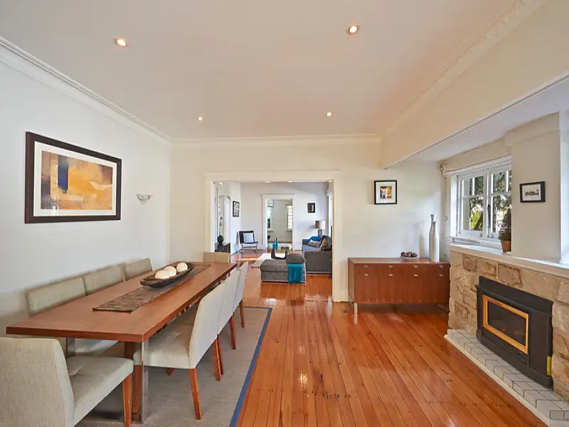 18 Chamberlain Avenue, Rose Bay Sold by Bradfield Badgerfox - image 1