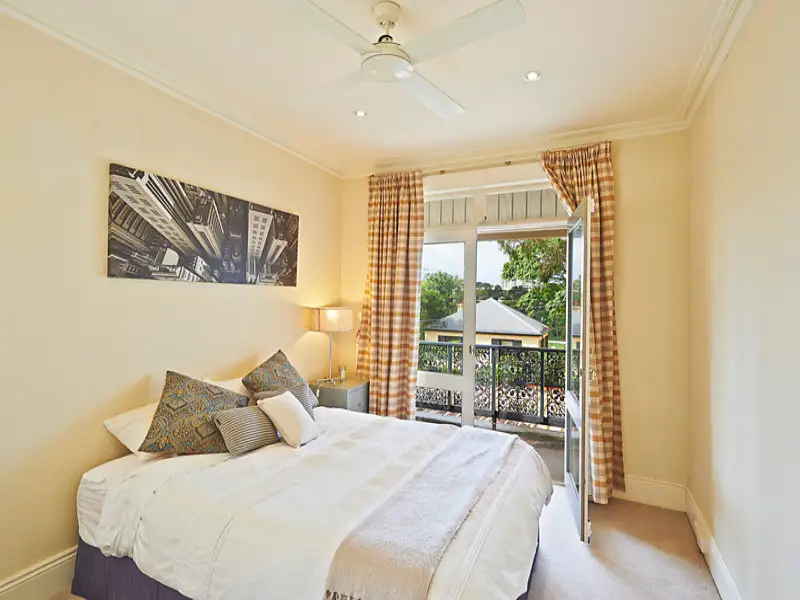 37 Cambridge Street, Paddington Sold by Bradfield Badgerfox - image 1