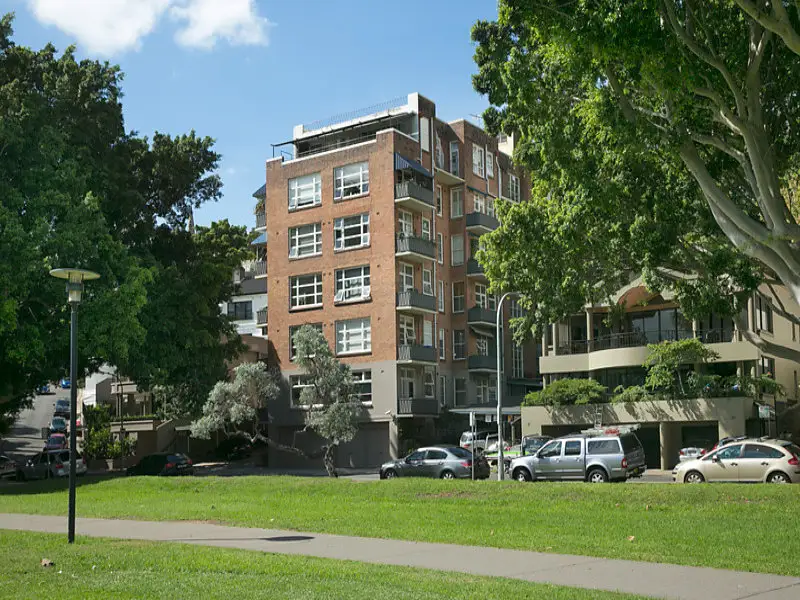 17/22 New Beach Road, Darling Point Sold by Bradfield Badgerfox - image 1