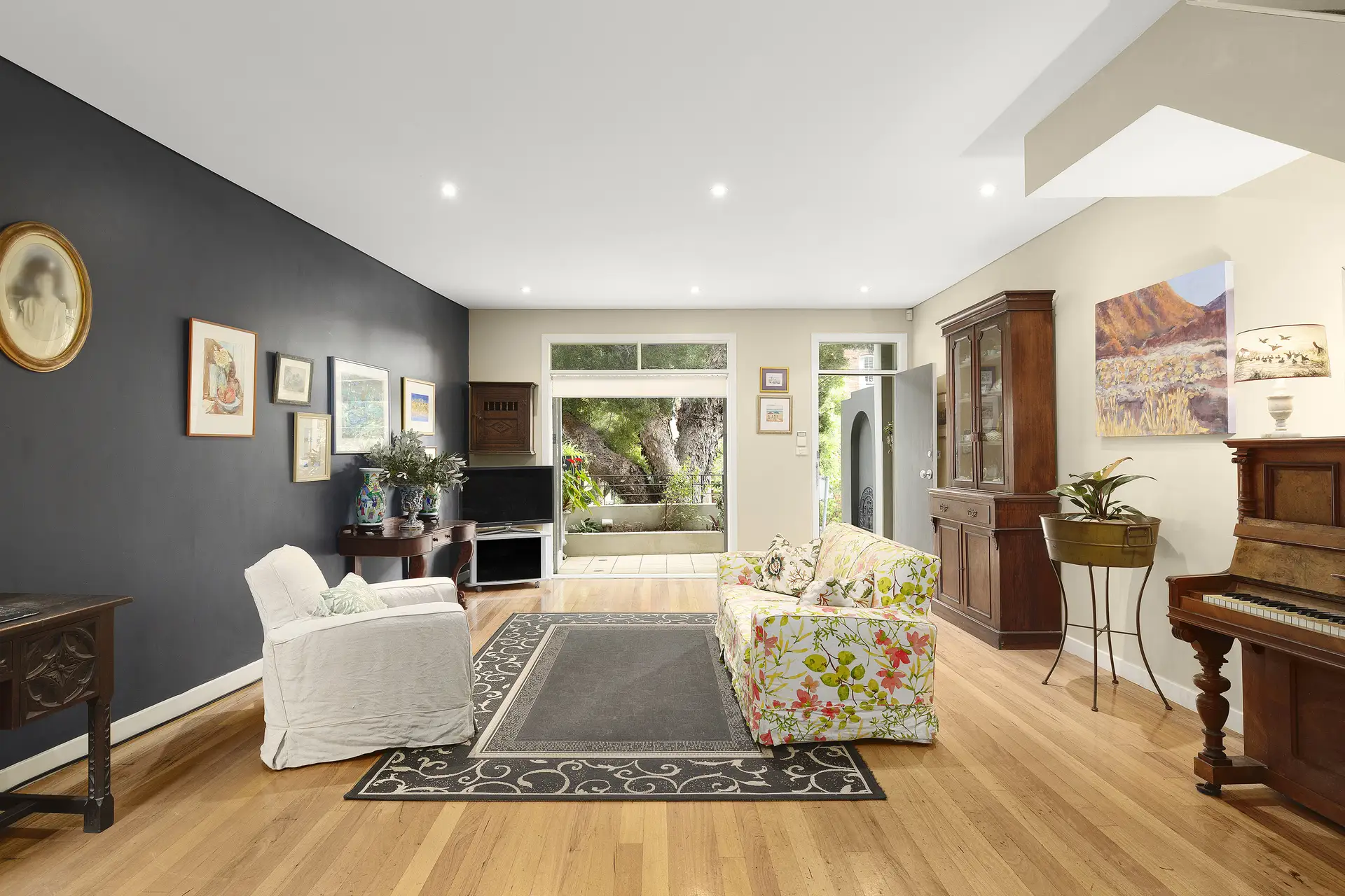 306 Edgecliff Road, Woollahra Sold by Bradfield Badgerfox - image 1