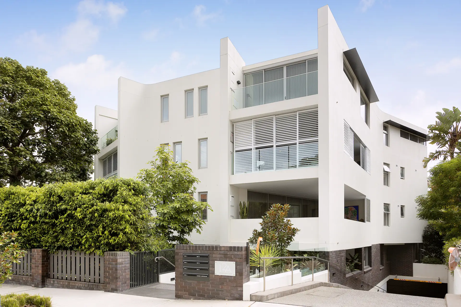 2/12a Darling Point Road, Darling Point Sold by Bradfield Badgerfox - image 1