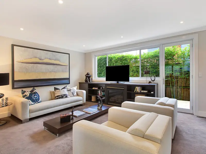 165 Edinburgh Road, Castlecrag Sold by Bradfield Badgerfox - image 1